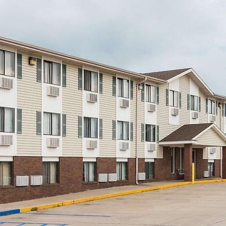 Amerihost Inn & Suites Kingdom City Εξωτερικό φωτογραφία