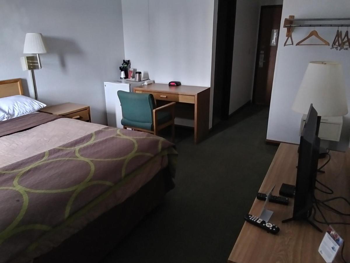 Amerihost Inn & Suites Kingdom City Εξωτερικό φωτογραφία