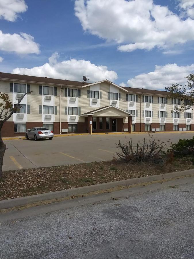 Amerihost Inn & Suites Kingdom City Εξωτερικό φωτογραφία
