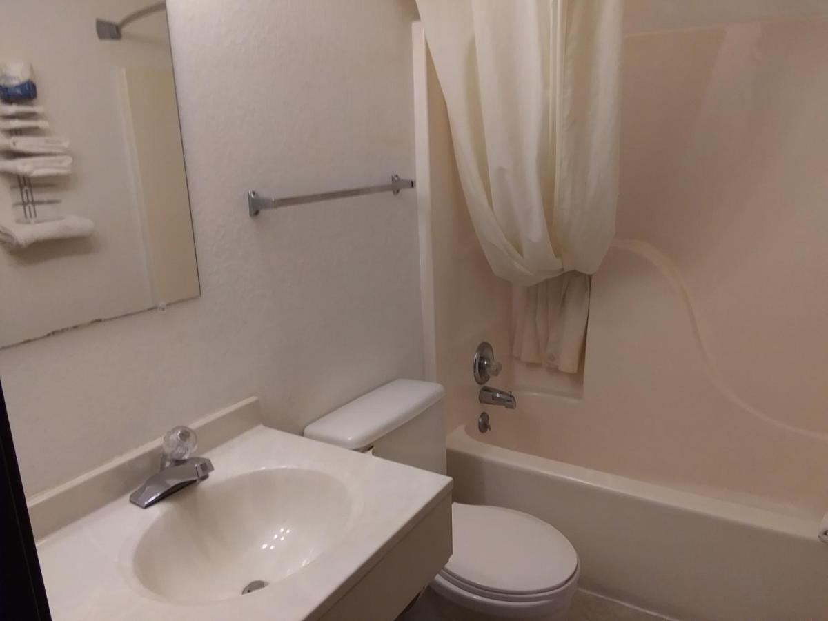 Amerihost Inn & Suites Kingdom City Εξωτερικό φωτογραφία
